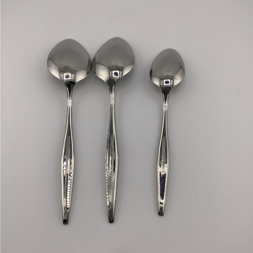 Oneida Rogers Premier Stainless “Windrift” 2 Soup Spoons, 1 Teaspoon - Picture 2 of 3